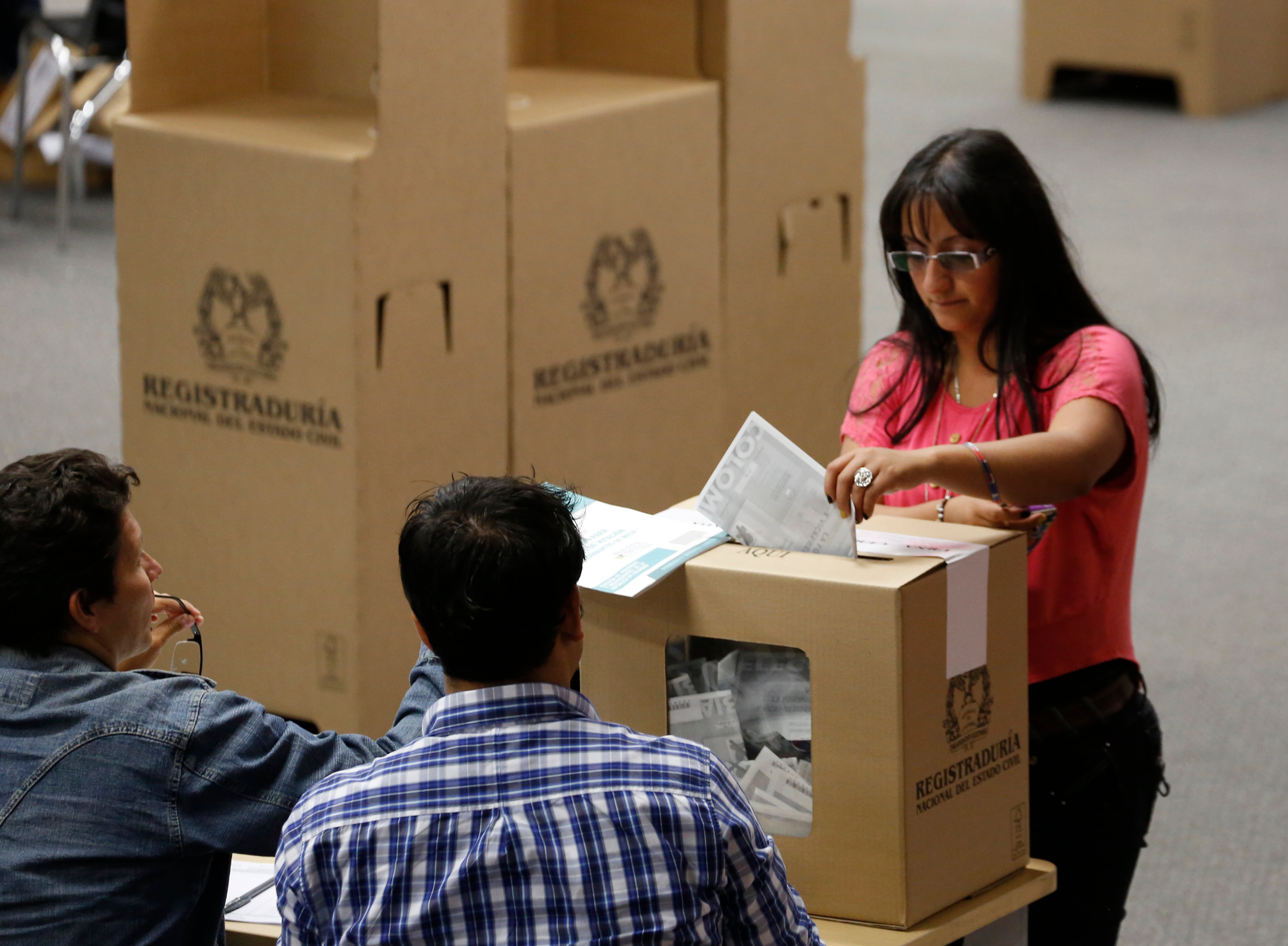 La preocupación no es que los ciudadanos hayan perdido interés en votar, porque la participación y la carga emocional alrededor del voto siguen siendo altas en el país.