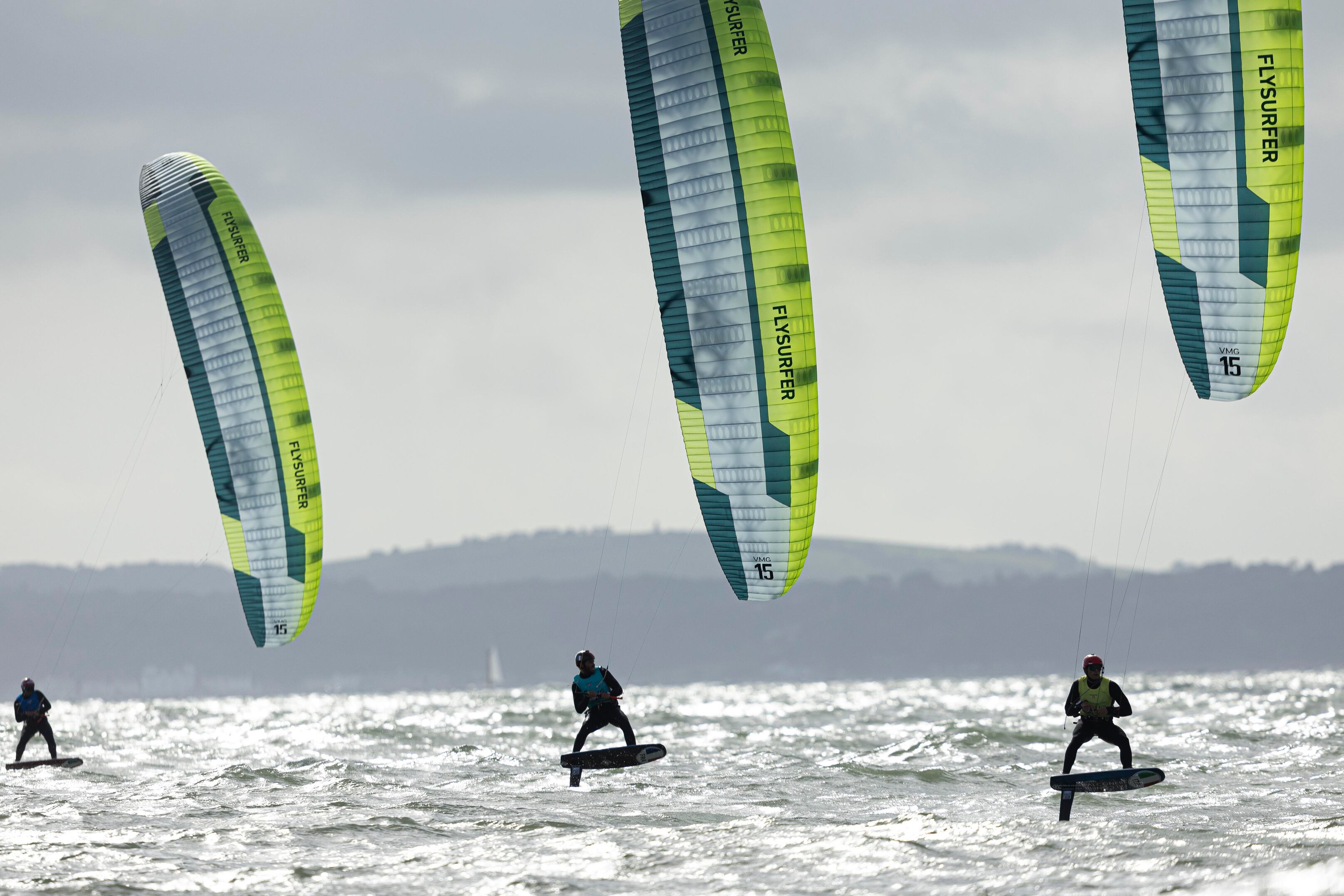 Kite foiling
