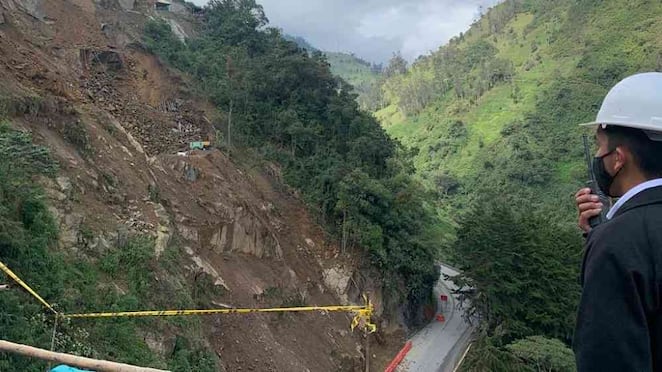 Kilómetro 38+800 vía Calarcá - Cajamarca.