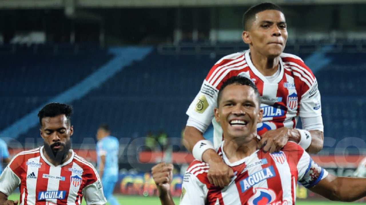 Bacca celebrando su gol en la paliza sobre Unión Magdalena.
