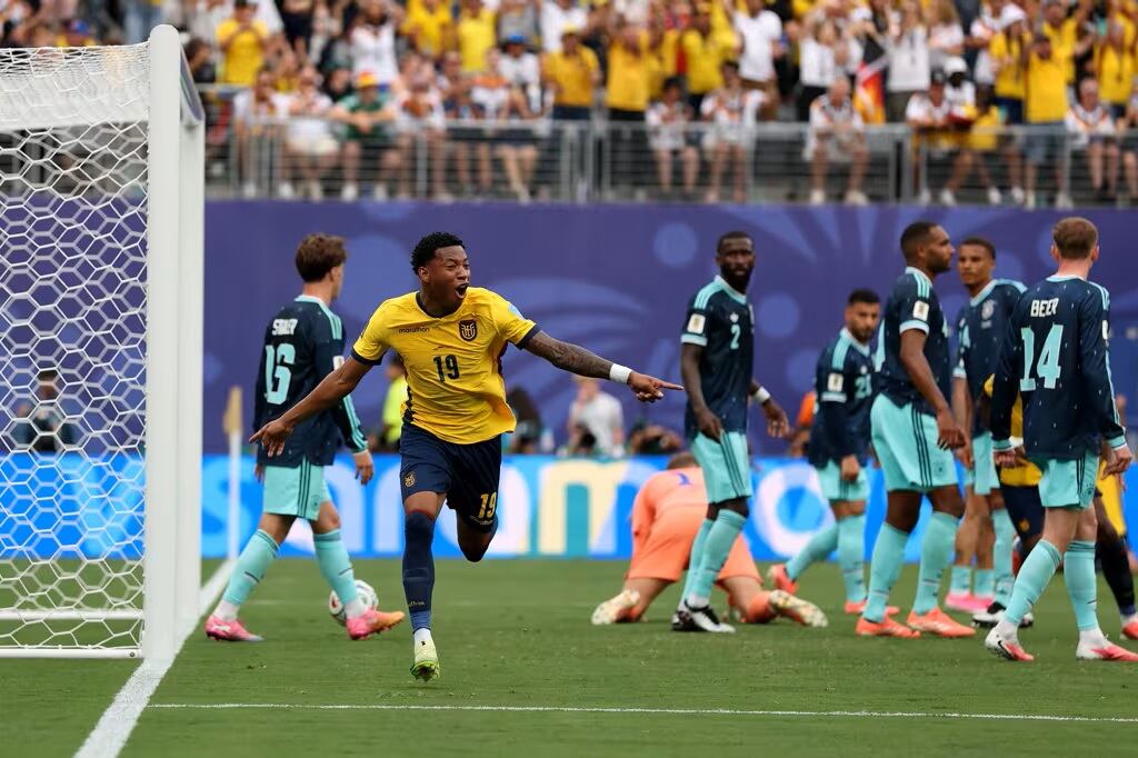 La Selección de Ecuador le ganó a Alemania y clasificó a la segunda ronda del Mundial.