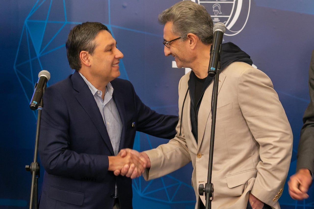 WOM Colombia fue adquirida por SUR Holdings; minTIC Mauricio Lizcano dijo que papel del Gobierno fue crucial.