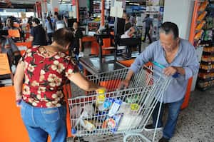 Cali: Cuanto cuesta mercar en Cali ?. Incremento de los precios en la galería y supermercados de la ciudad. Foto José L Guzmán. El País, sept 14-23