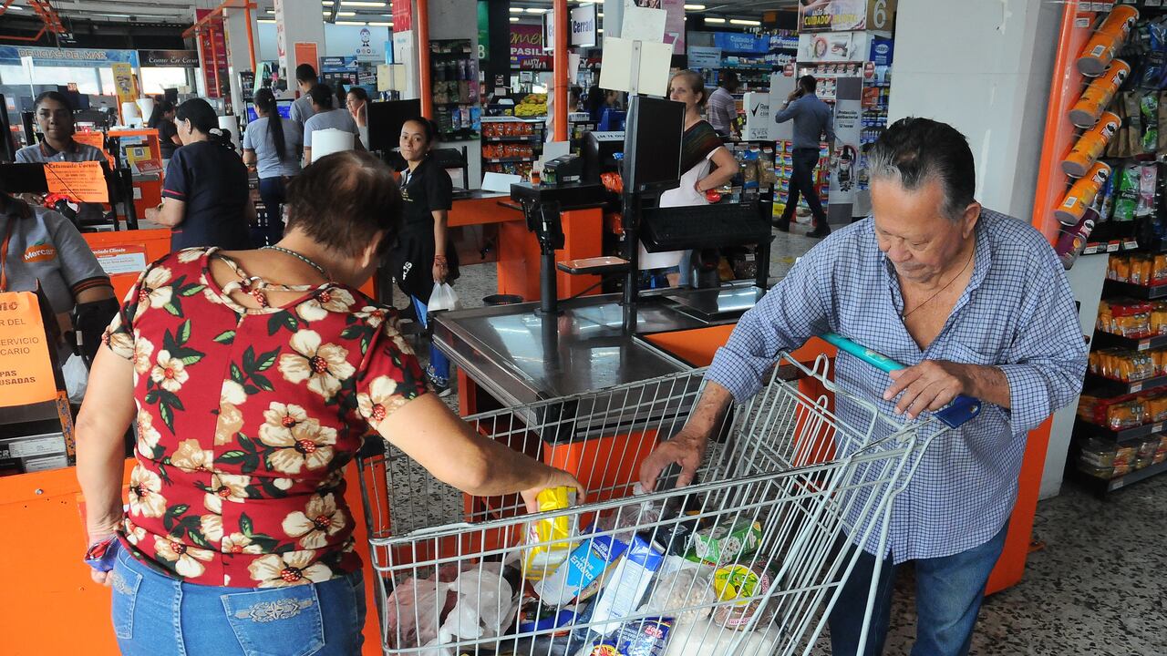 La reforma tributaria del 2022 gravó productos ultraprocesados y con azúcares elevadas.