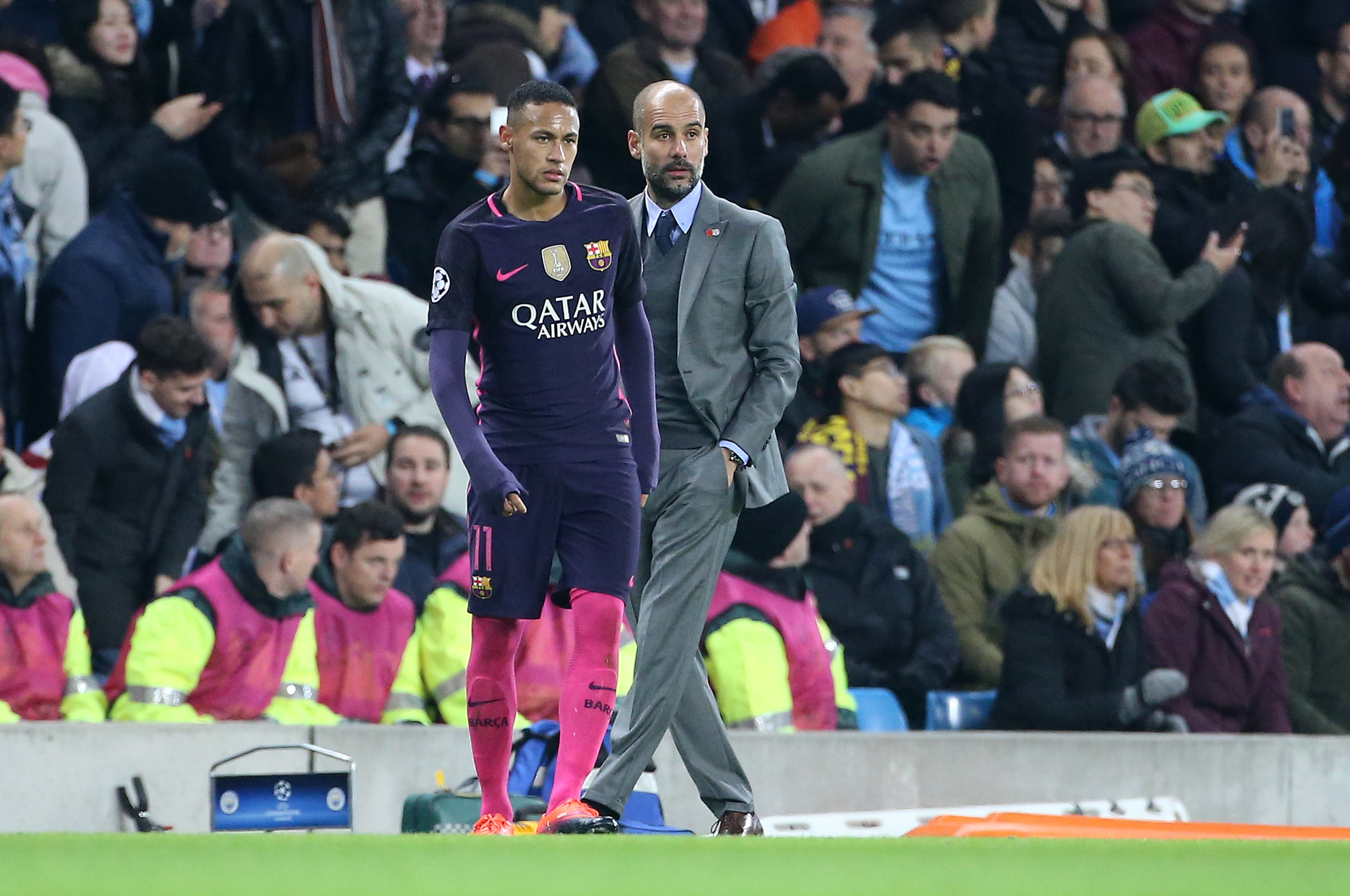Neymar Jr y Pep Guardiola, durante un partido entre Manchester City y Barcelona por Champions League, en 2016.