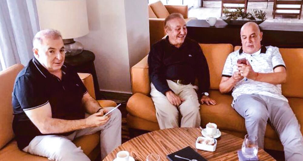  Guillermo Meque (izquierda) y Hugo Vásquez (derecha) conocían a Rodolfo Hernández hace más de 20 años.