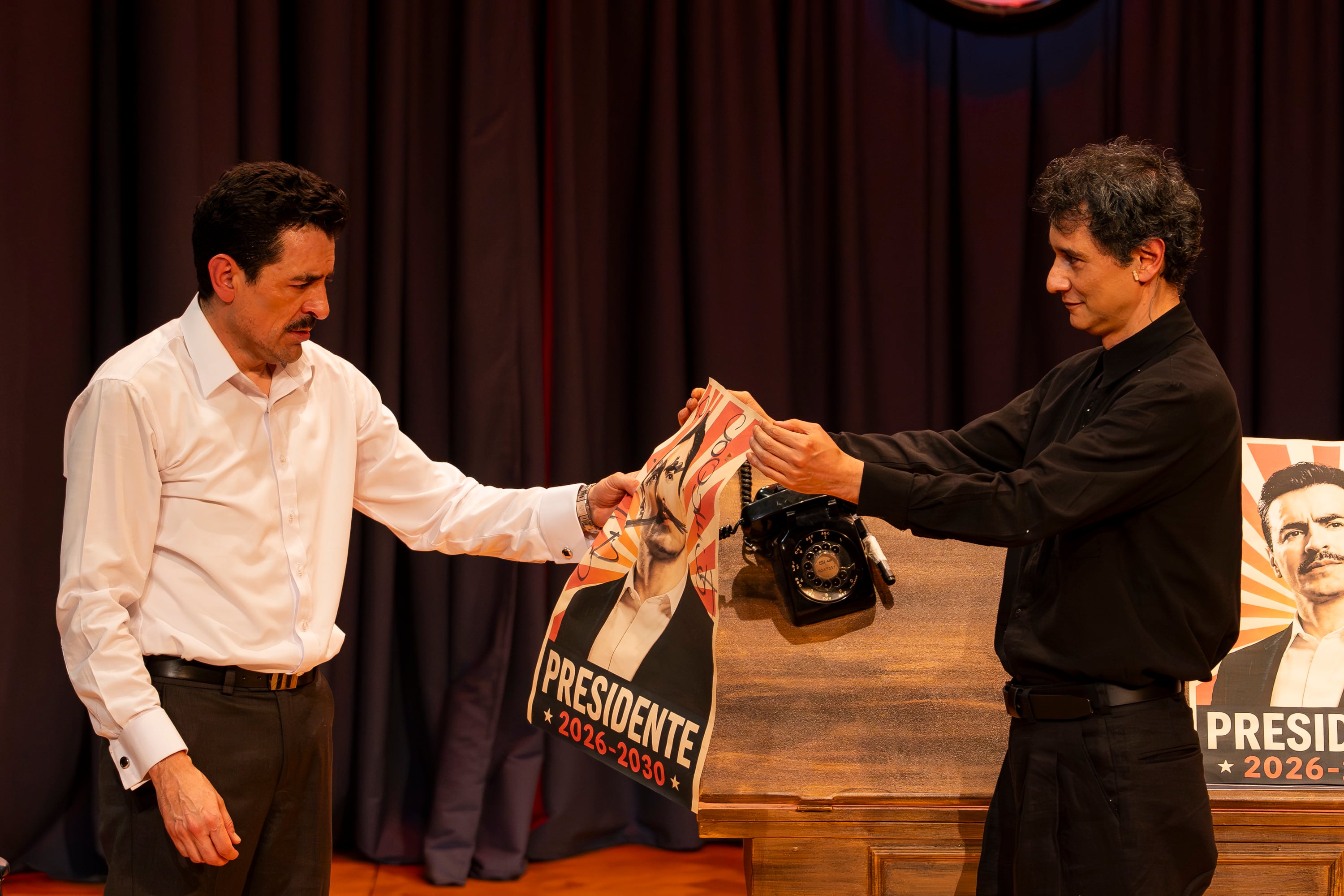 Obra de teatro ‘Por una nariz’ del Teatro Nacional. Rafael Zea y Carlos Manuel Vesga.