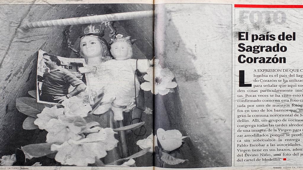 A pesar de la estela de violencia y cientos de crímenes a cuestas, Pablo Escobar llegó a ser objeto de devoción en las comunas de Medellín. El capítulo del narcoterrorismo es uno de los más trágicos en la historia de Colombia.