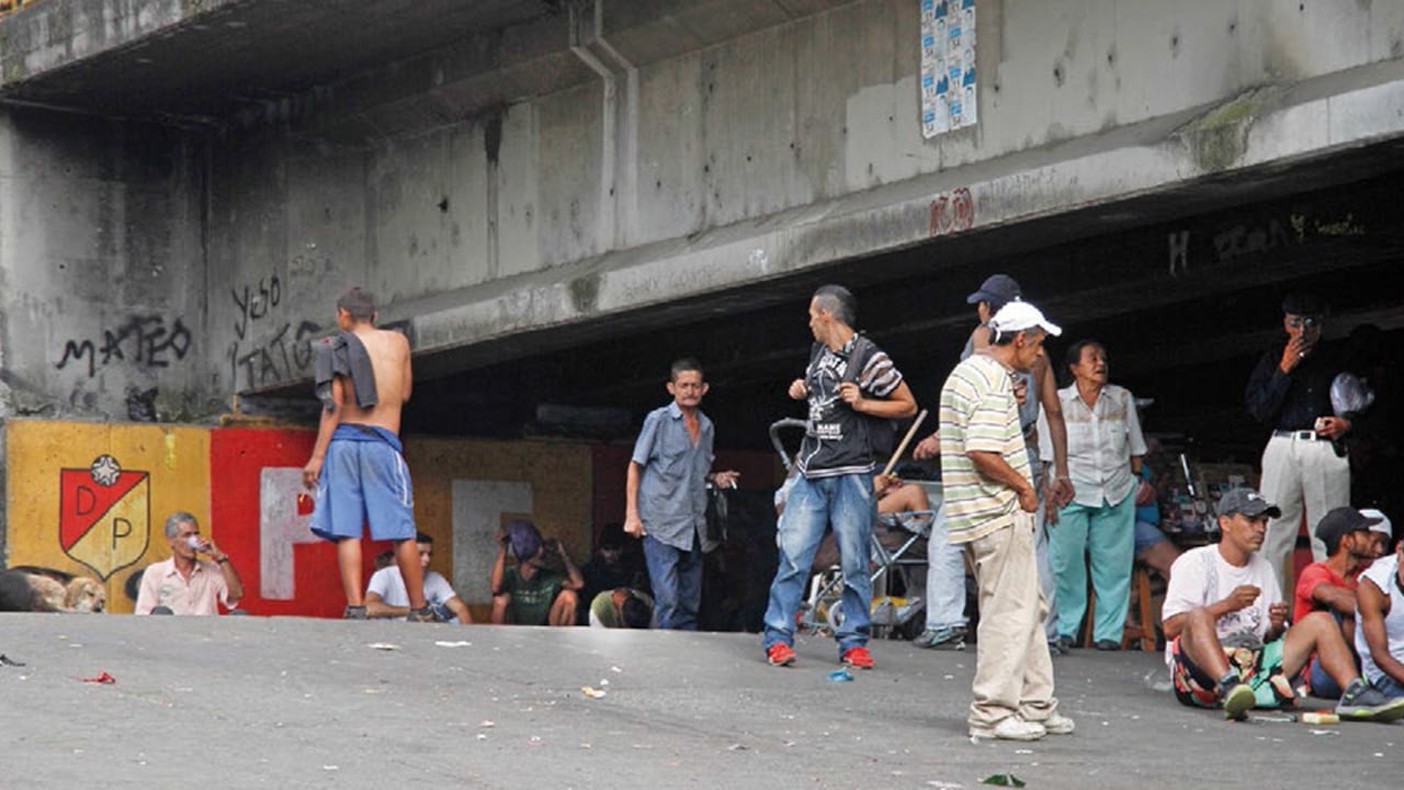 En varias ollas del centro de Pereira se vende y consume heroína de forma abierta. Detrás de ese mundo está la banda la Cordillera, que maneja el monpolio a su antojo.