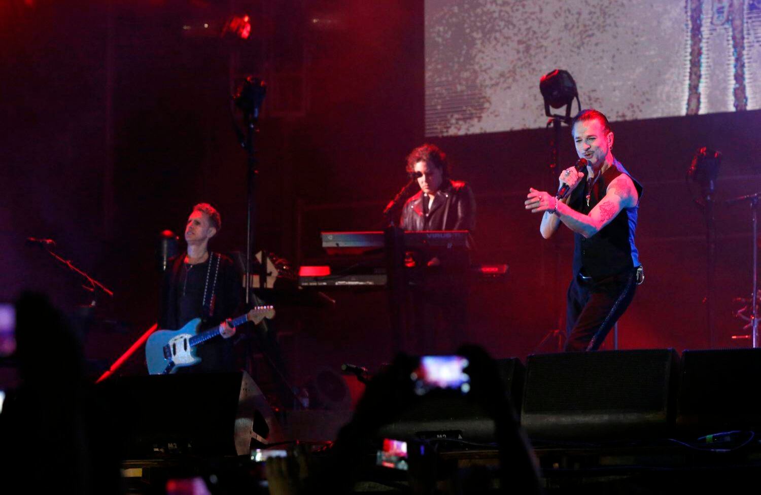  Desde 1980 los británicos hacen esto. TOcaron bastante repertorio de los noventas. Foto: Guillermo Torres/ Semana