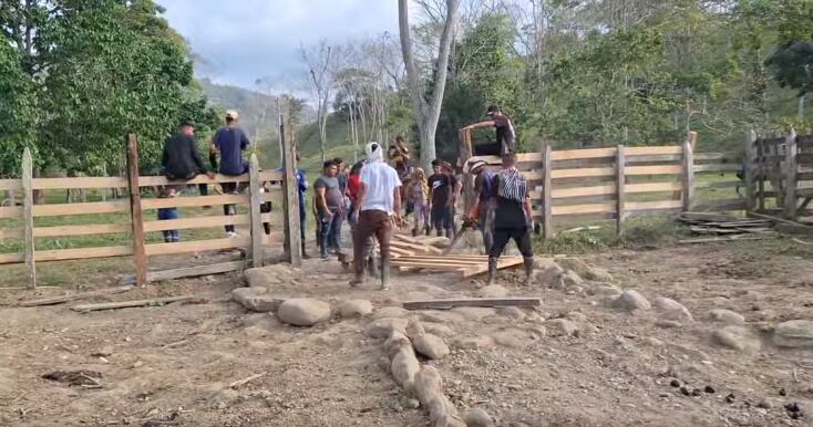 La comunidad denuncia que ha sido víctima de agresiones.