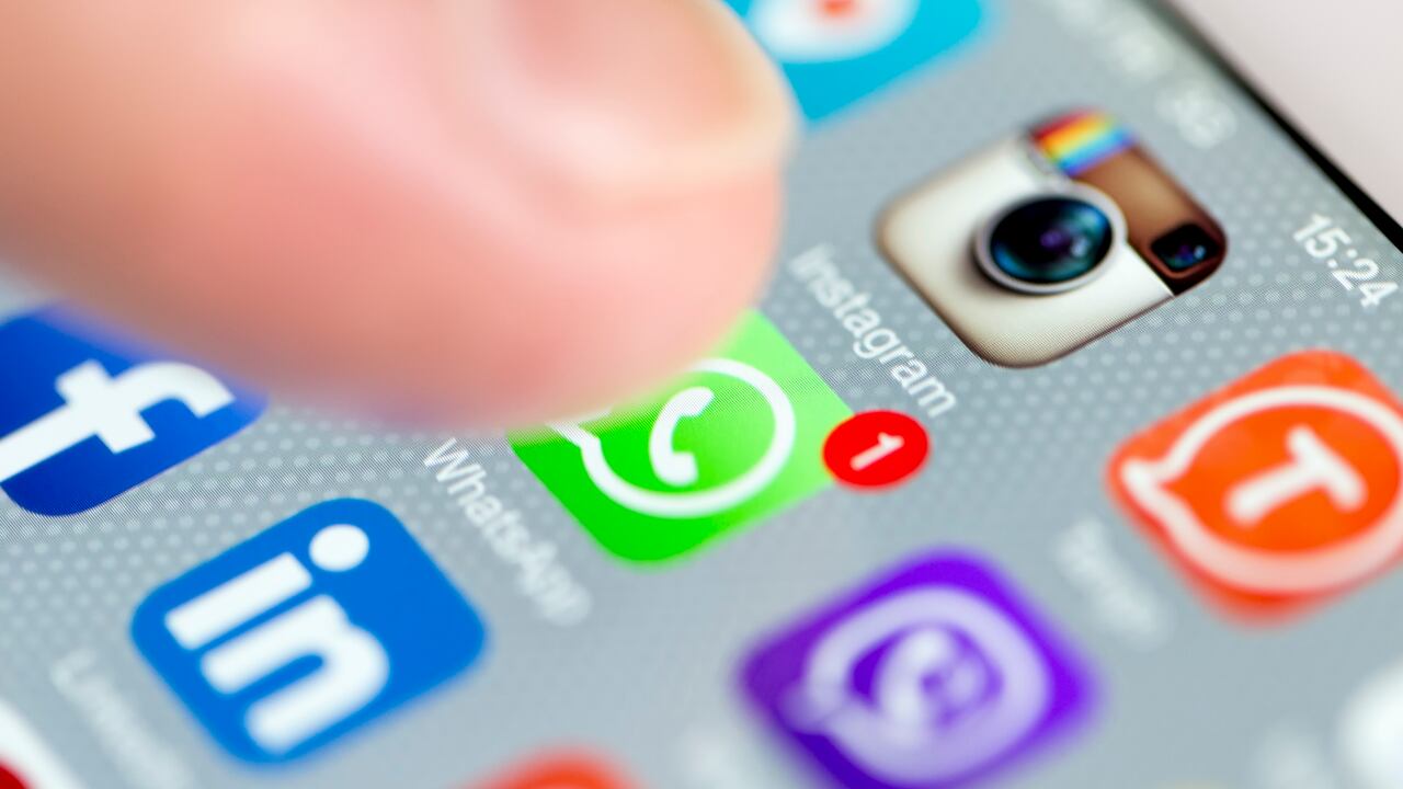 Los dispositivos con sistema operativo Android incluyen una opción que almacena un registro detallado de las notificaciones recibidas, permitiendo visualizar el contenido de los textos eliminados sin complicaciones.