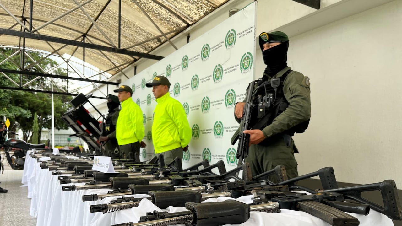 Una ametralladora, 20 fusiles y un sinnúmero de munición le encontraron a traficante de armas de Iván Mordisco