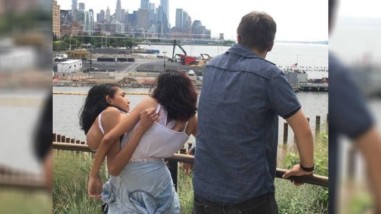 Las siamesas quieren enfocarse profesionalmente en el ámbito de la veterinaria.