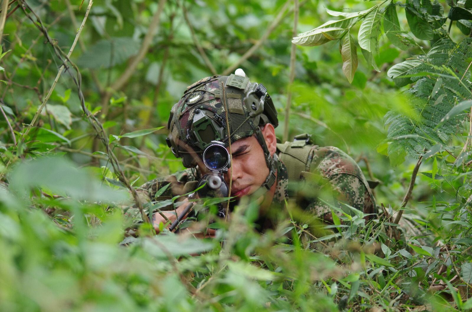 El brigadier general Freddy Fernando Gómez Gamba, comandante de la Cuarta División, está al mando de más de 8.000 soldados en el suroriente colombiano.