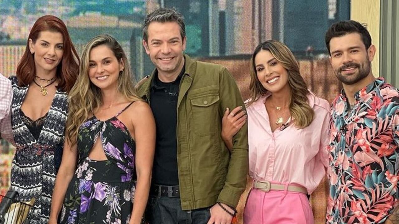 Carolina Cruz, Carolina Soto, Catalina Gómez, Iván Lalinde y Juan Diego Vanegas, presentadores del programa "Día a Día"