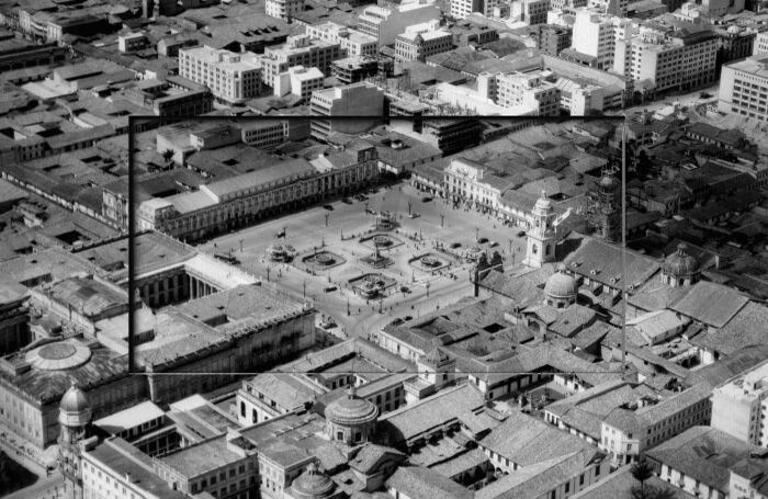 1935. Plaza de Bolívar. Material producido por el Instituto geográfico Agustín Codazzi. 