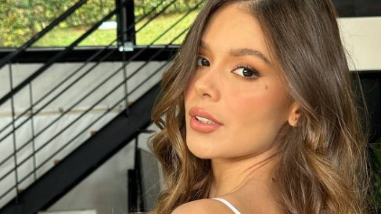 La joven cautivó con su belleza y la aparición en un evento deportivo donde jugaba el colombiano.