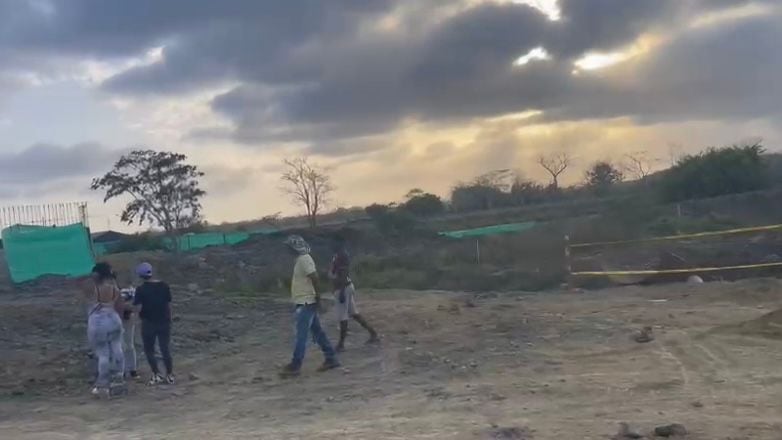 Los invasores manifiestan que pueden construir casas en esa zona.,