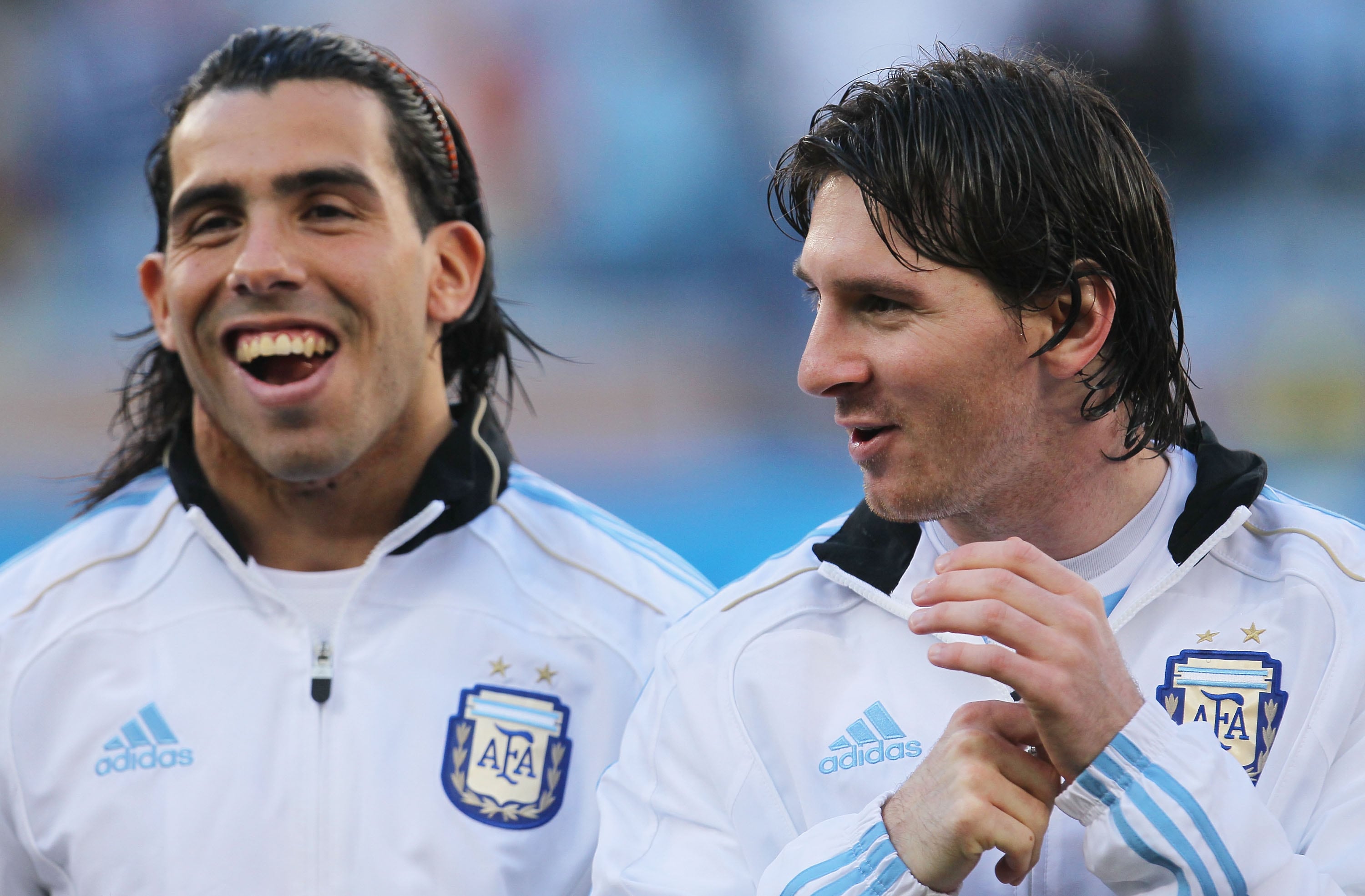 Mundial Sudáfrica 2010: Carlos Tévez y Lionel Messi jugaban juntos para la selección Argentina.