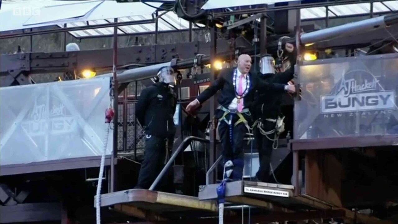 Covid-19: alcalde en Nueva Zelanda celebró desconfinamiento con bungee jumping