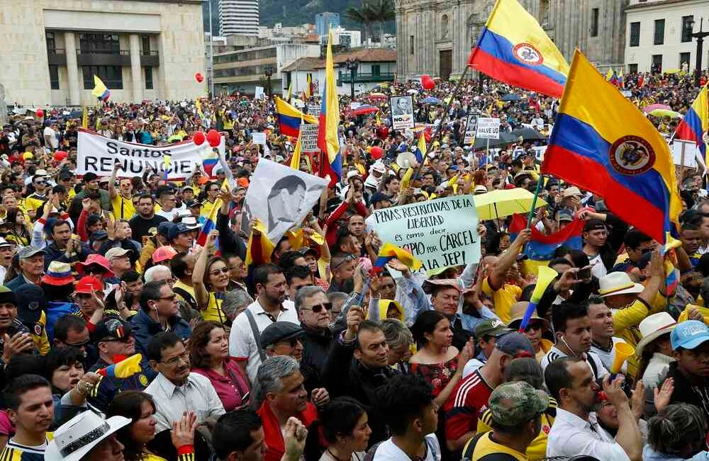 Varias de las arengas de los participantes apuntabanal presidente Santos y su homólogo venezolano Nicolás Maduro. Foto: Guillermo Torres Reina / SEMANA