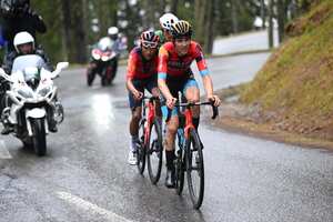 Gino Mader se cruzó en una competencia durante el 2023 con Egan Bernal.