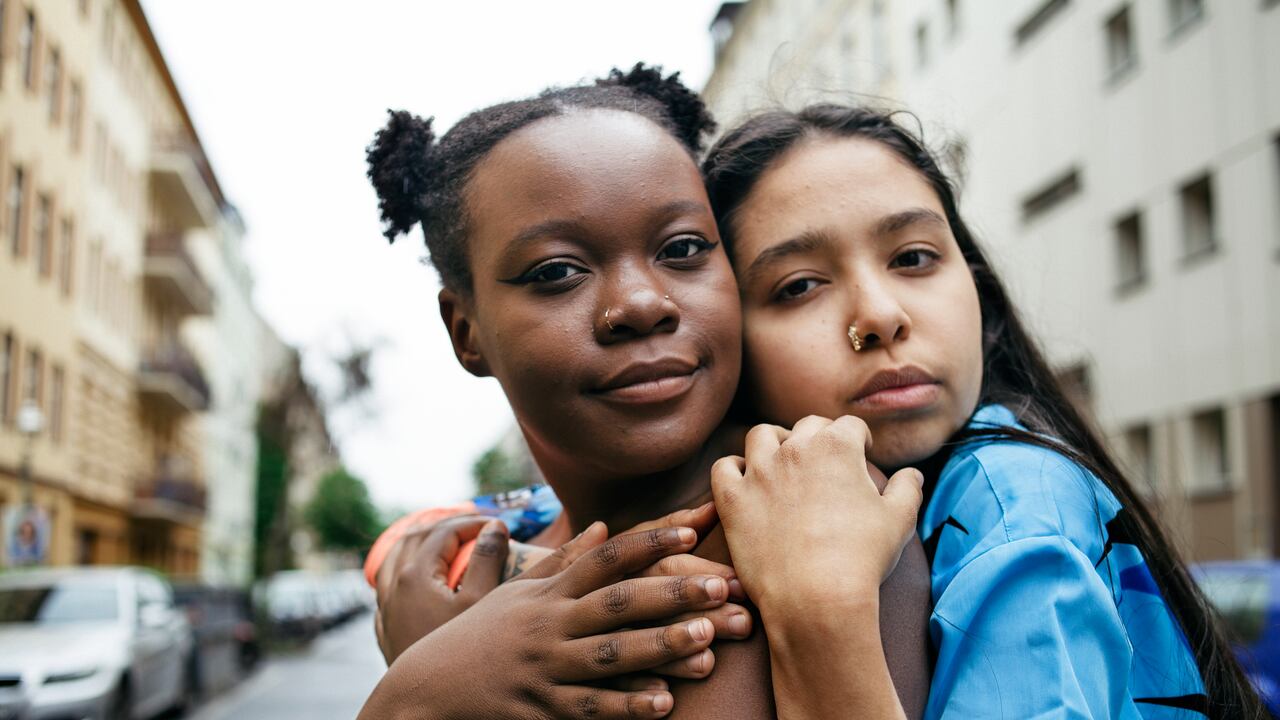 Aprender a aceptarse y saber cuáles son las mejores cualidades son acciones que ayudan a mejorar la autoestima.