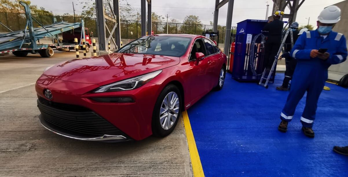 El Toyota Mirai cuenta con una autonomía aproximada de 650 kilómetros, que en algunas pruebas ha llegado hasta los 900 kilómetros. Foto: Ecopetrol