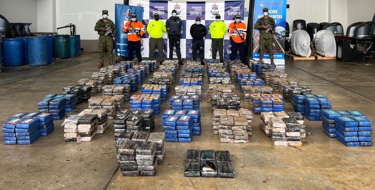 Incautan gigantezco cargamento de cocaína en aguas del Caribe, valorado en más de 54 millones de dólares.