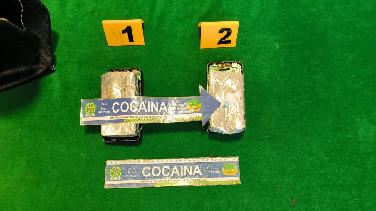 En pilas externas para recargar celular fue encontrada cocaína que iba para Londres y Ámsterdam.
