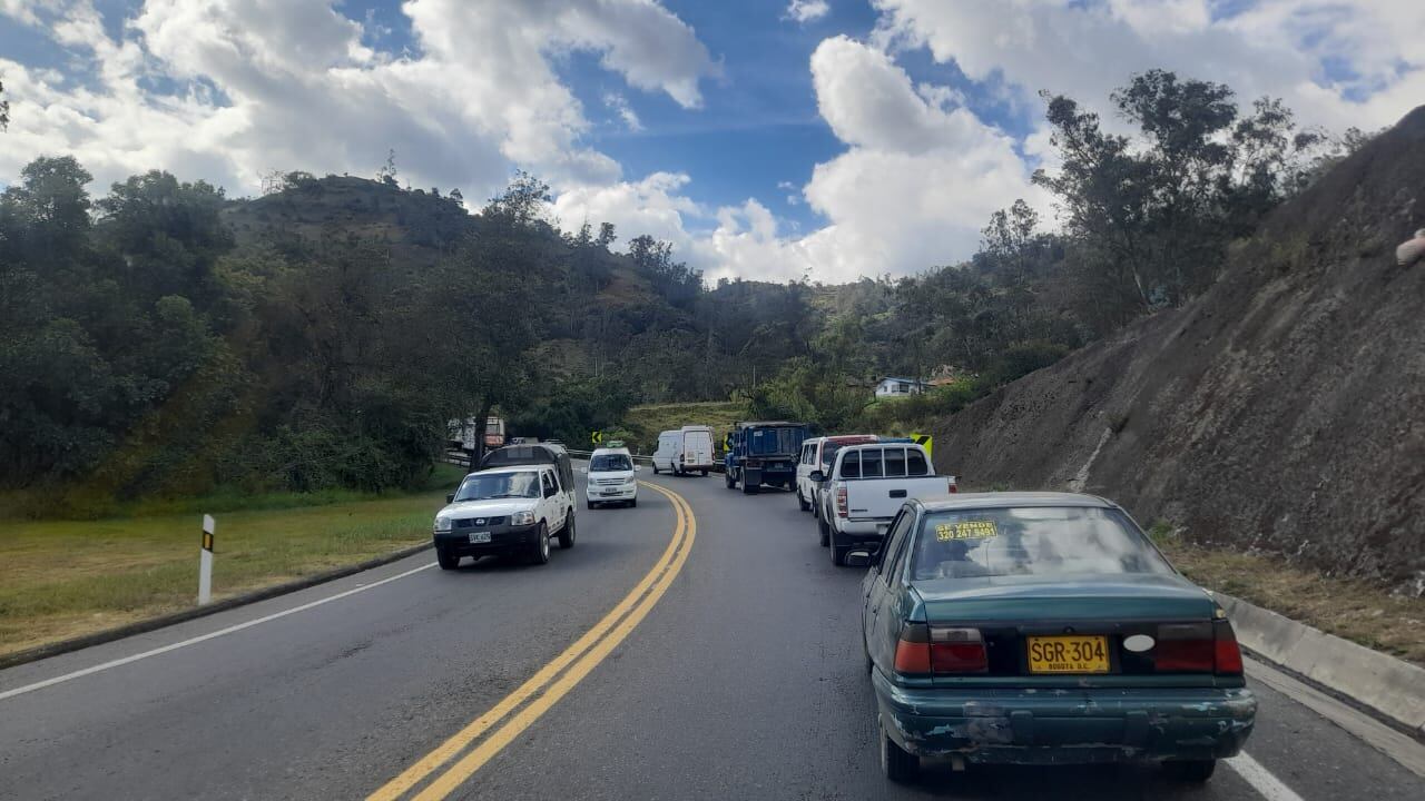 La vía permaneció varias horas cerrada.