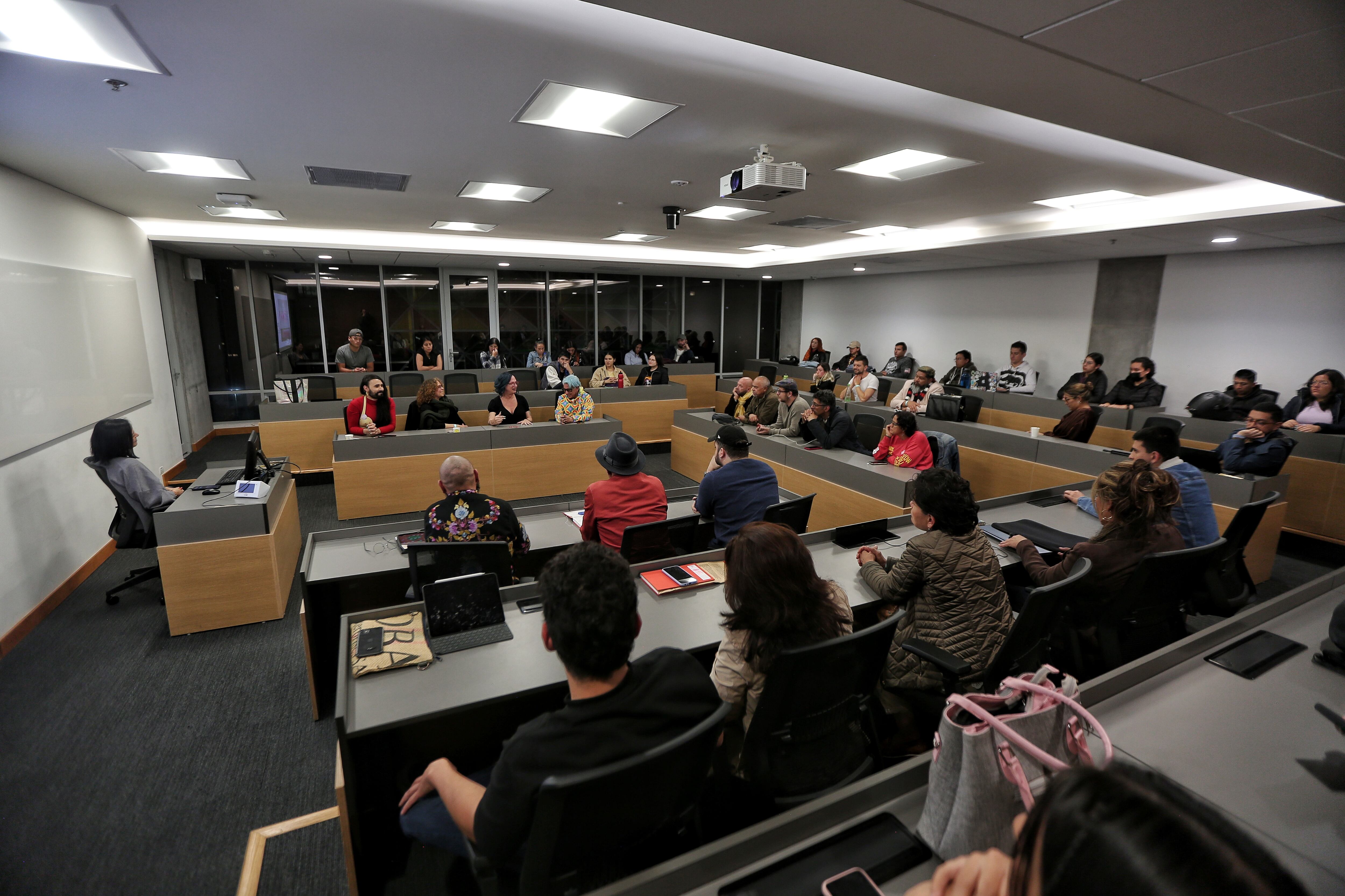 En márgenes: mujer y territorio en la obra de Argelia Bravo