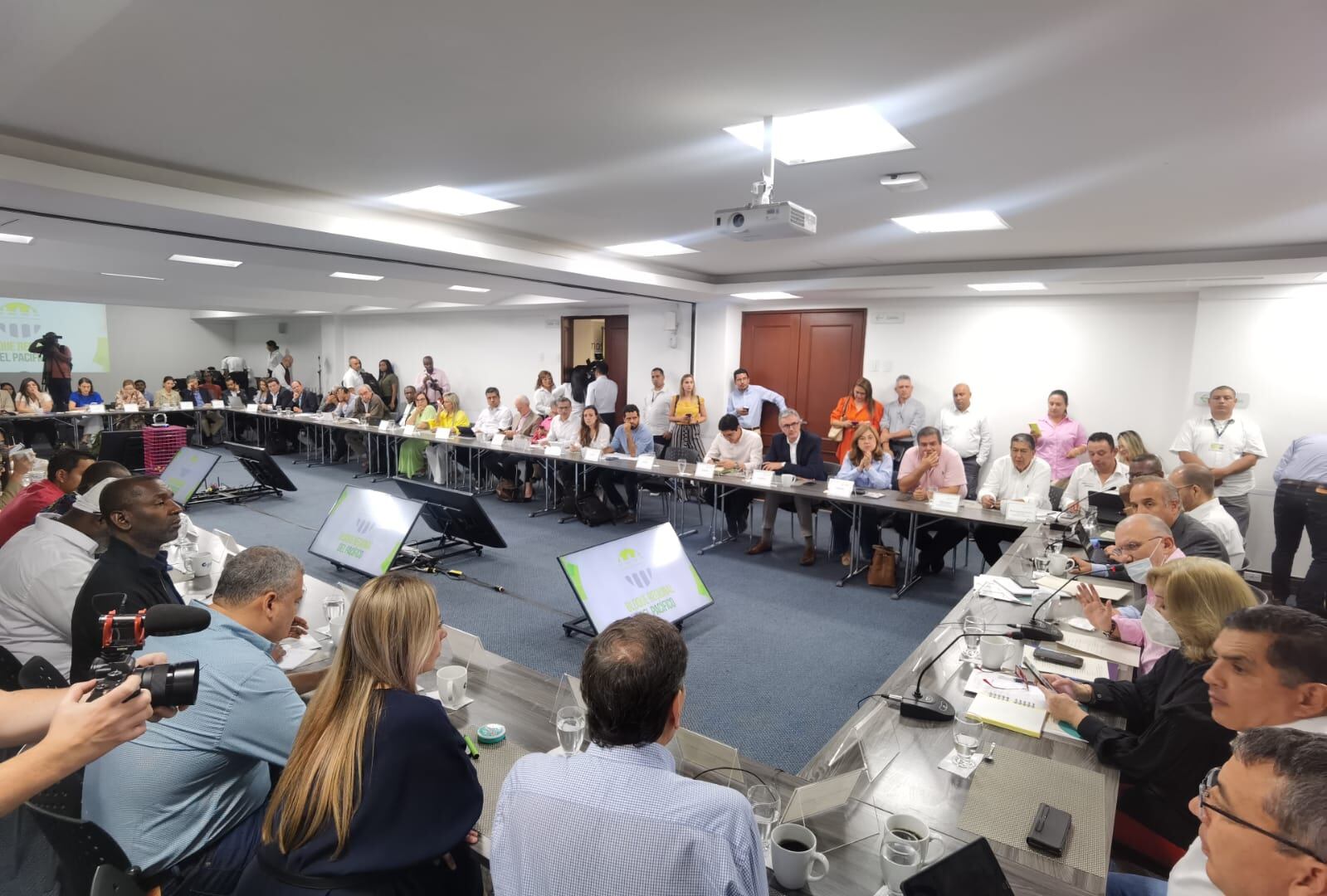 En el encuentro estuvieron varios congresistas, mandatarios locales y miembros del Gobierno.