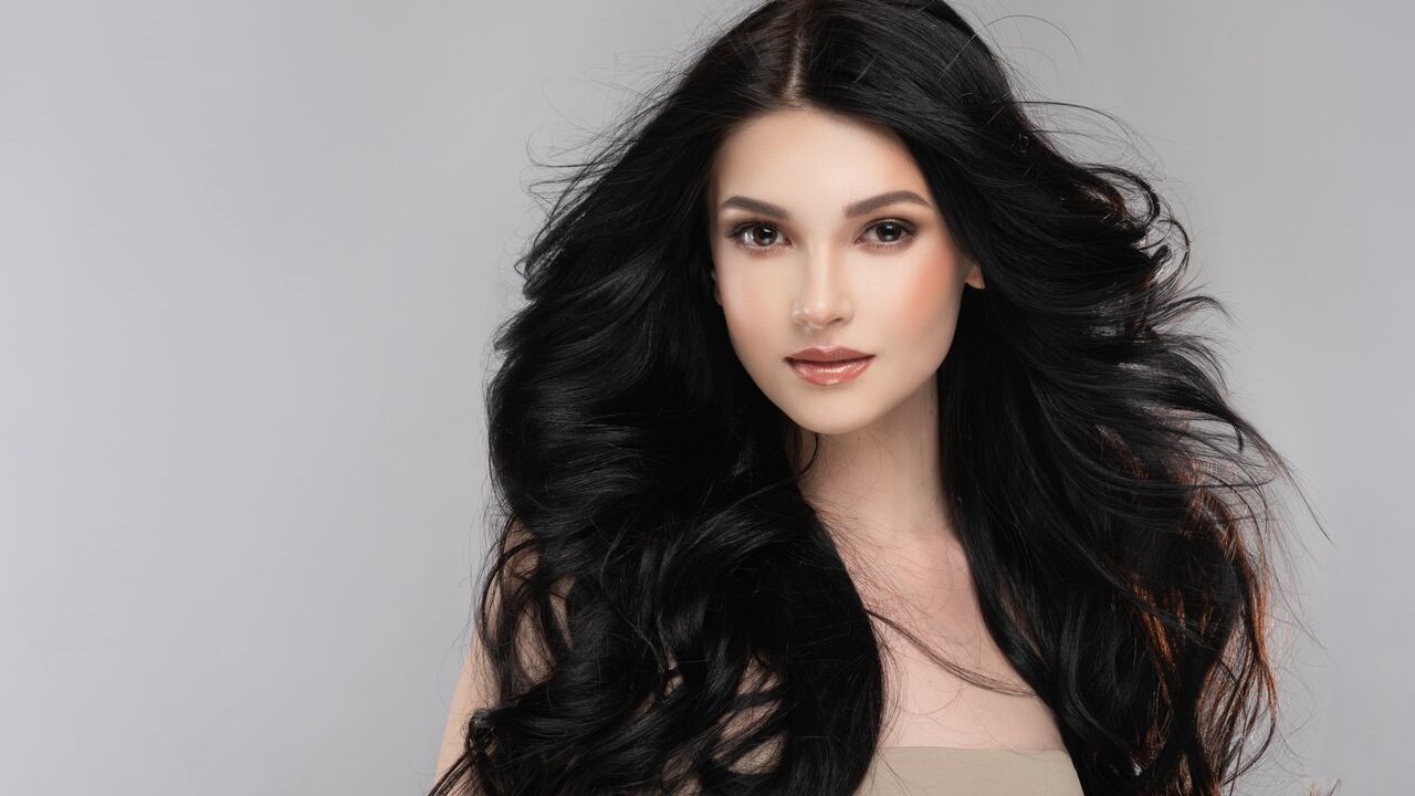 Una alimentación adecuada ayuda a mantener el cabello sano.