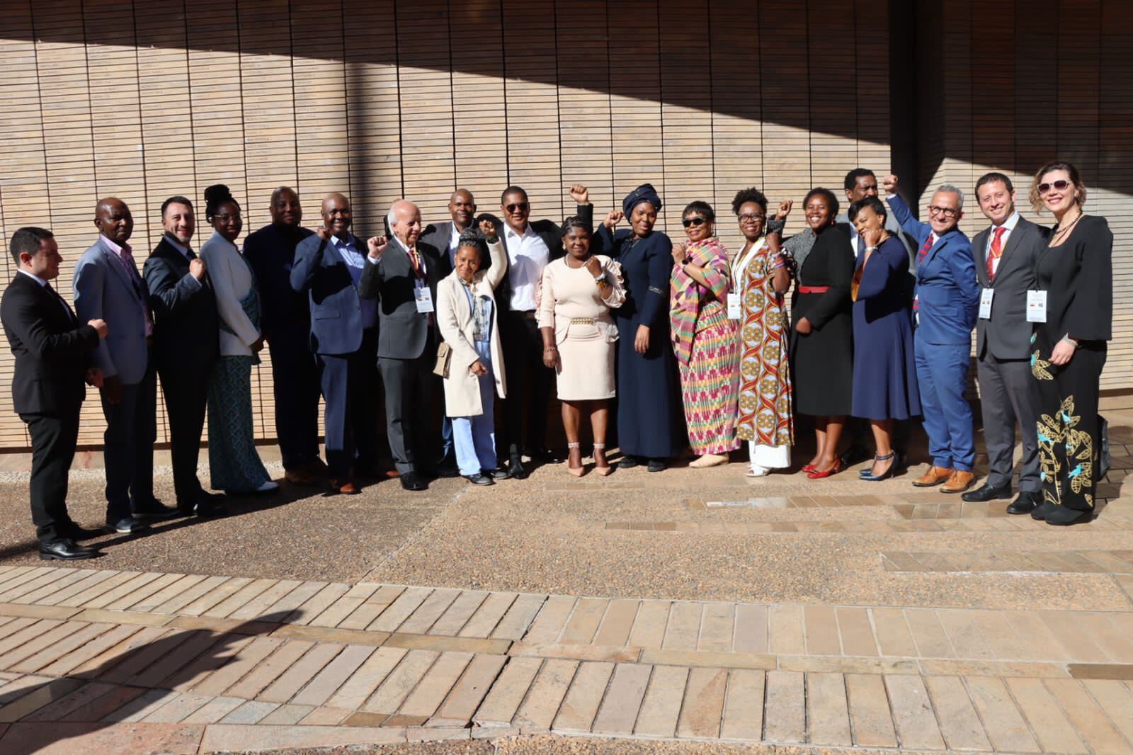 equipo diplomático colombiano a Johannesburgo.