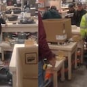 El hombre fue acorralado por varias personas.