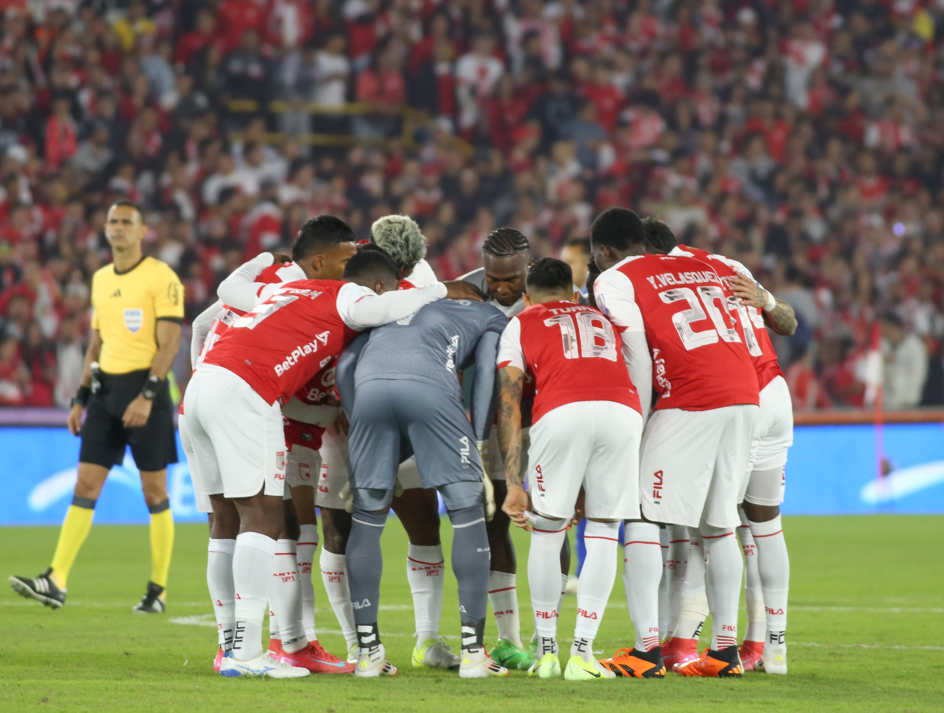 Independiente Santa Fe players participate in match date 10 between Independiente Santa Fe and Millonarios F.C. for the Liga BetPlay DIMAYOR I 2025 at the Nemesio Camacho El Campin stadium in Bogota, Colombia, on March 22, 2025. (Photo by Daniel Garzon Herazo/NurPhoto via Getty Images)