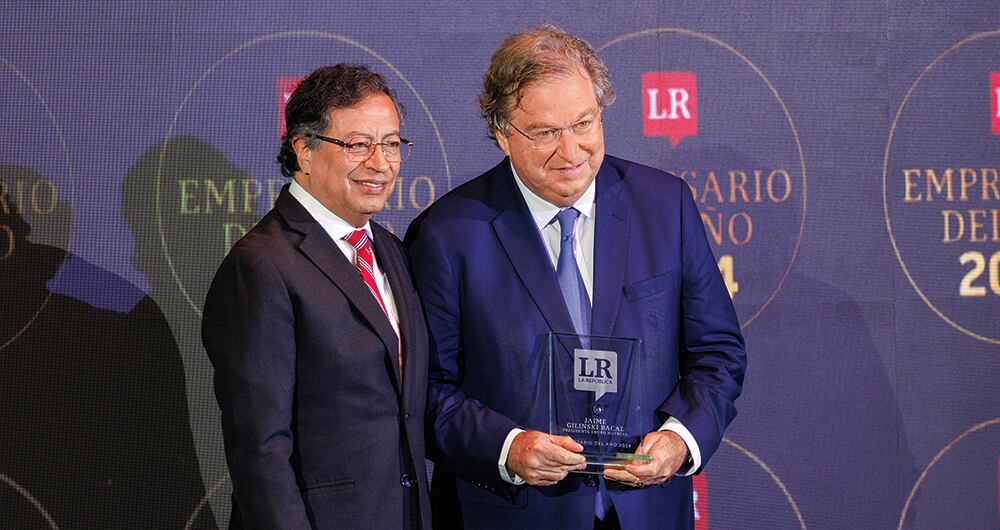 Jaime Gilinski recibió el premio como Empresario del Año de manos del presidente Gustavo Petro, a quien conoce desde hace 30 años, según expresó el mandatario.