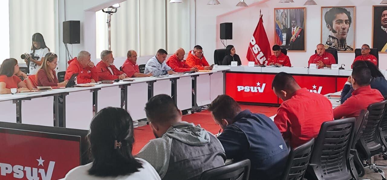 Diosdado Cabello brinda una rueda de prensa