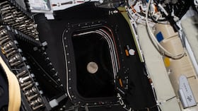 Esta fotografía de un miembro de la tripulación de Artemis II proporcionada por la NASA.