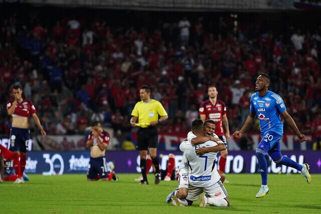 Con ese resultado y la superioridad del cuadro local, se pensaba que el local tenía todo listo para sumar su estrella, lastimosamente, un exjugador del Medellín sobre el minuto 90 dio aire al cuadro barranquillero, llegando a forzar los penales con un resultado final de la serie 4-4.
