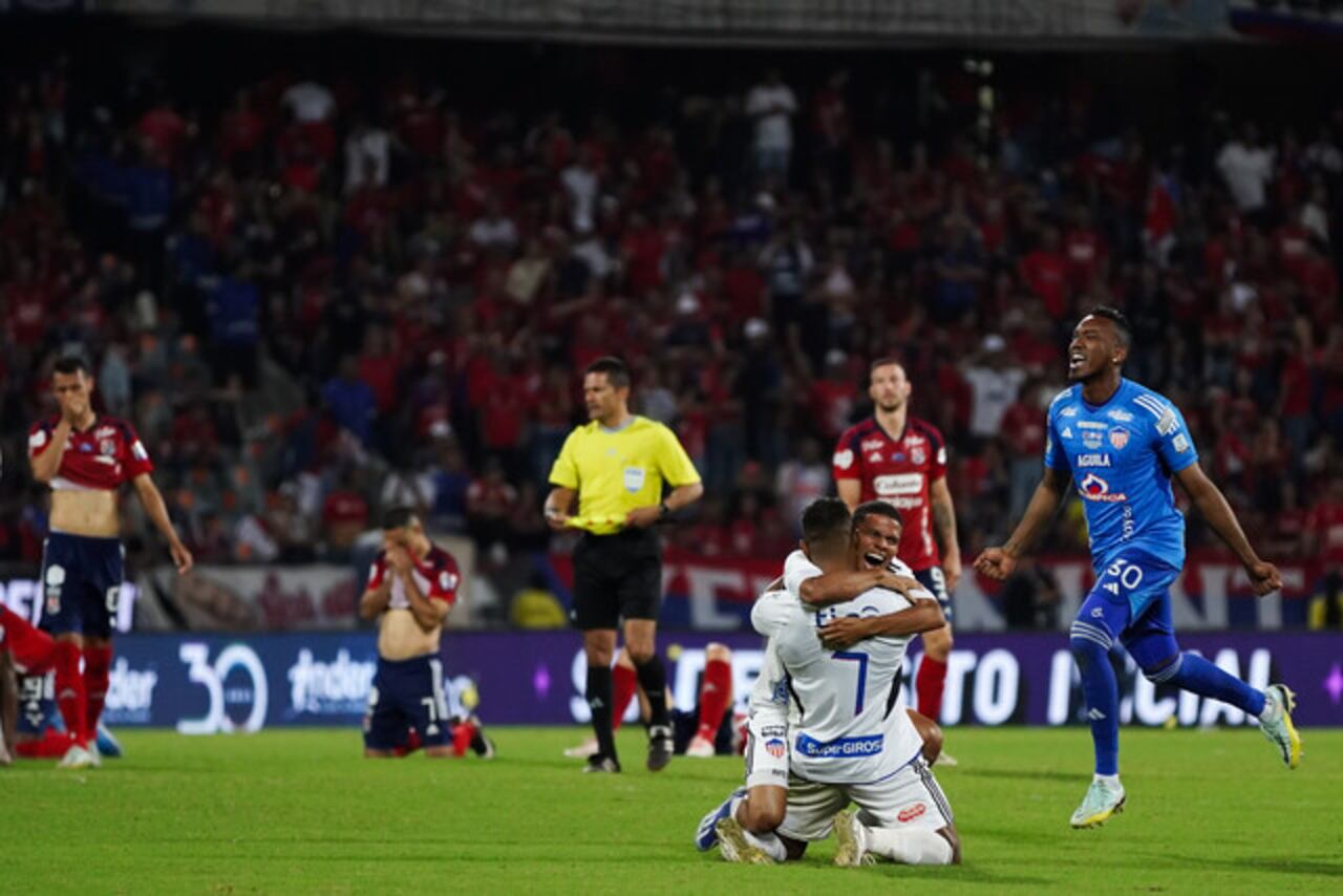Con ese resultado y la superioridad del cuadro local, se pensaba que el local tenía todo listo para sumar su estrella, lastimosamente, un exjugador del Medellín sobre el minuto 90 dio aire al cuadro barranquillero, llegando a forzar los penales con un resultado final de la serie 4-4.