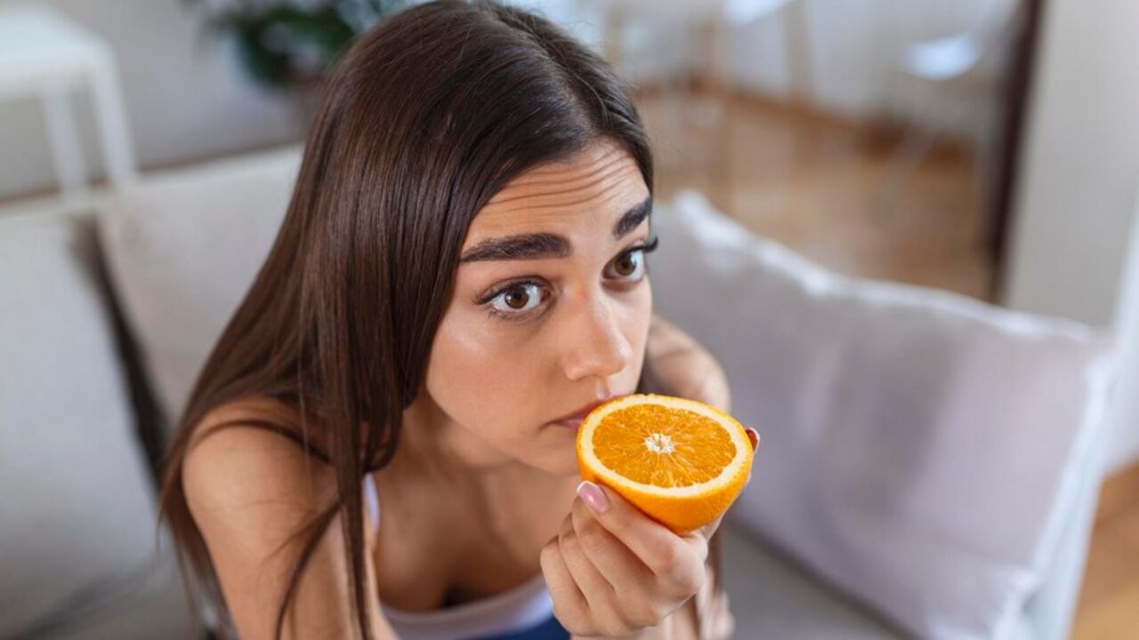 La naranja y la mandarina son frutas muy comunes a la hora de desayunar.