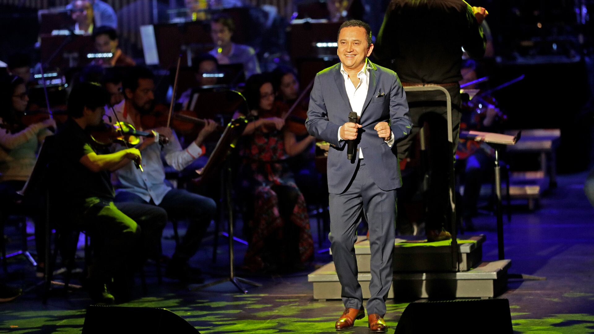 Yuri Buenaventura, reconocido cantante y compositor colombiano radicado en París.
