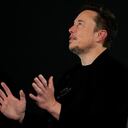 El director ejecutivo de Tesla y SpaceX, Elon Musk, durante un evento de conversación con el primer ministro británico, Rishi Sunak, en Londres, el jueves 2 de noviembre de 2023. Sunak habló sobre IA con Elon Musk en una conversación que se reproduce en la red social X, en la que Musk posee. (Foto AP/Kirsty Wigglesworth, Pool)
