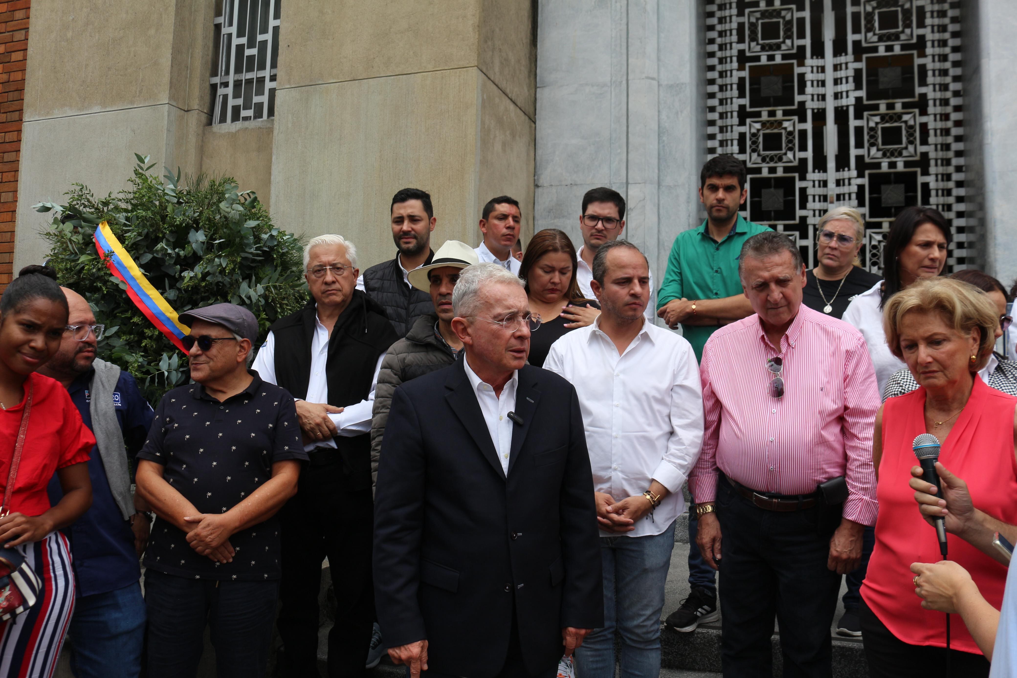 Álvaro Uribe en homenaje a Botero.