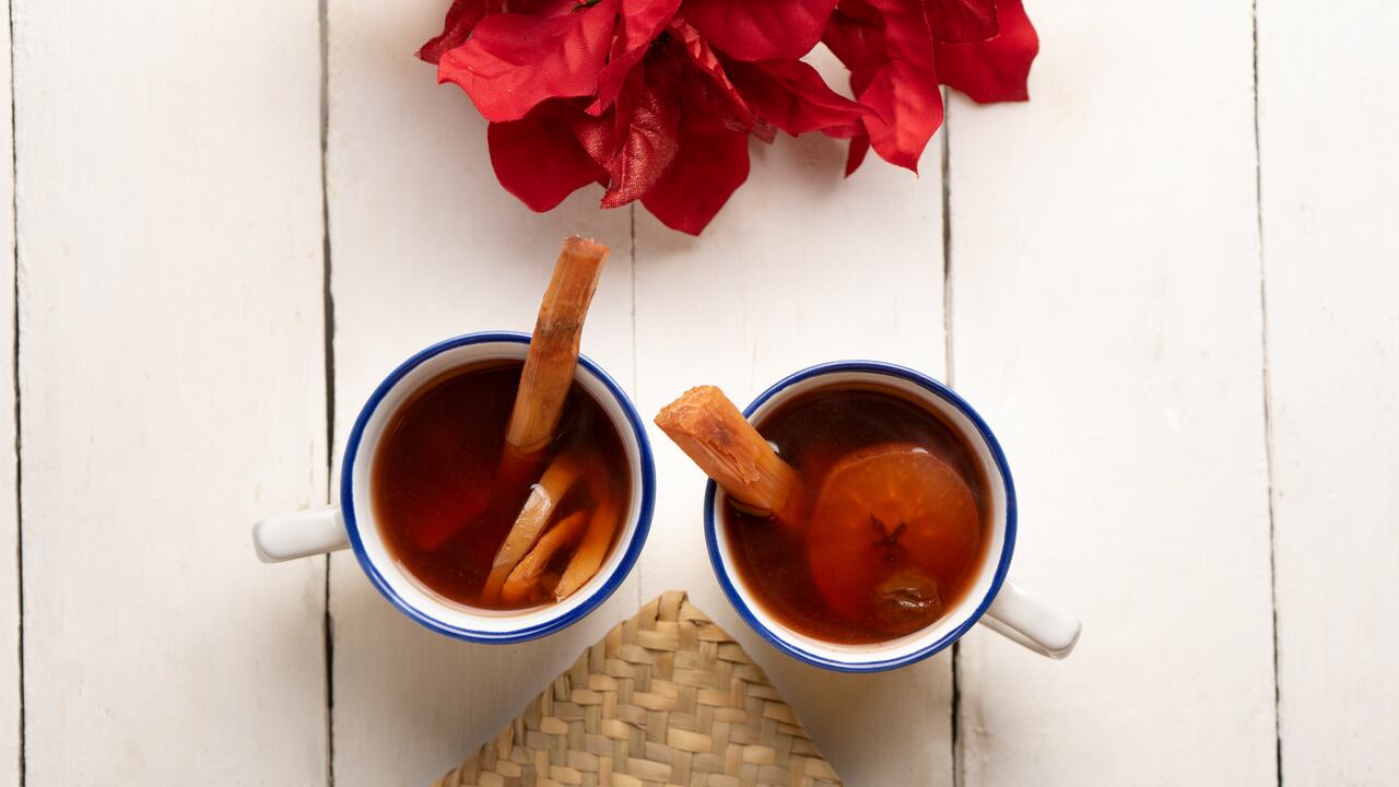 Agua de guayaba con canela