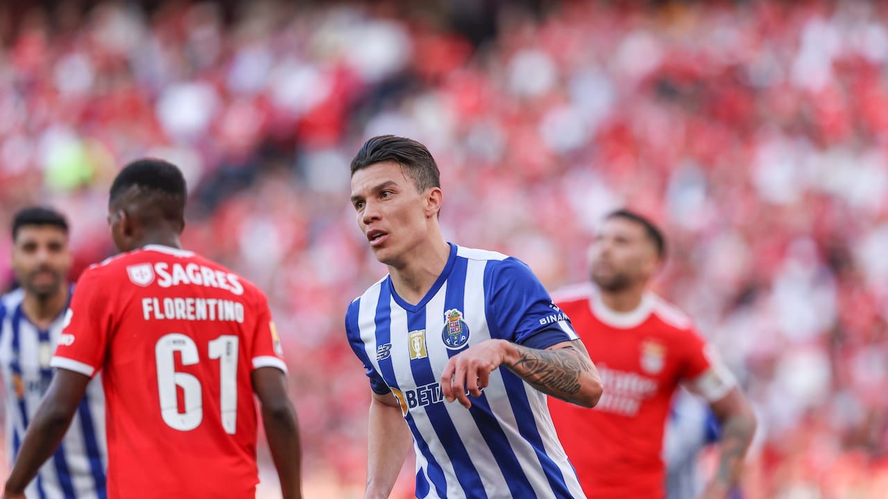 Mateus Uribe, jugador colombiano del FC Porto, en partido contra el Benfica.