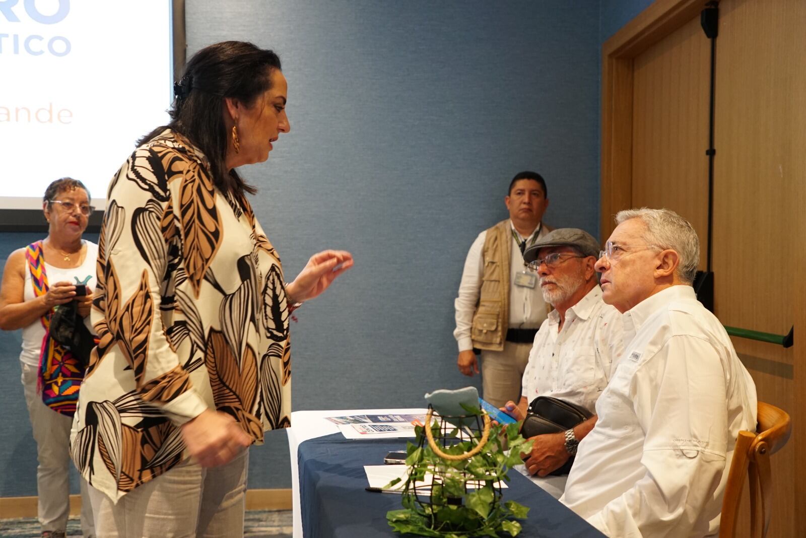 Senadora María Fernanda Cabal con el Expresidente Álvaro Uribe